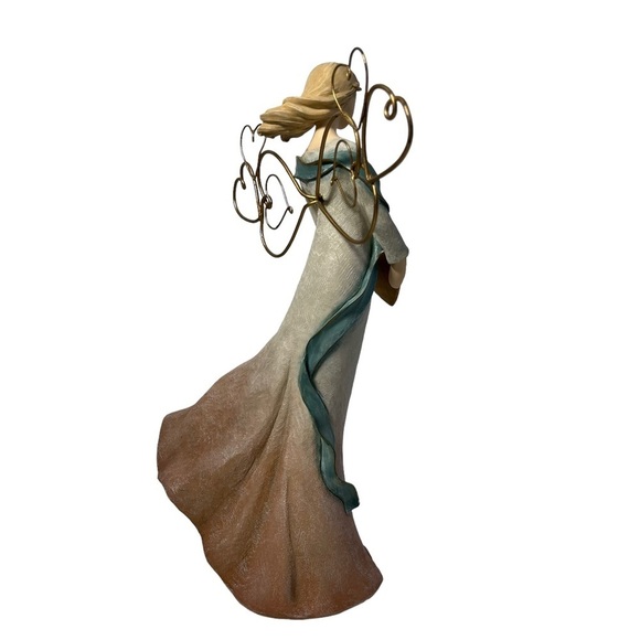 Westland Florentine Angel Holding Heart by Matthew Danko Figurine 9” Wire Wings - Picture 6 of 12